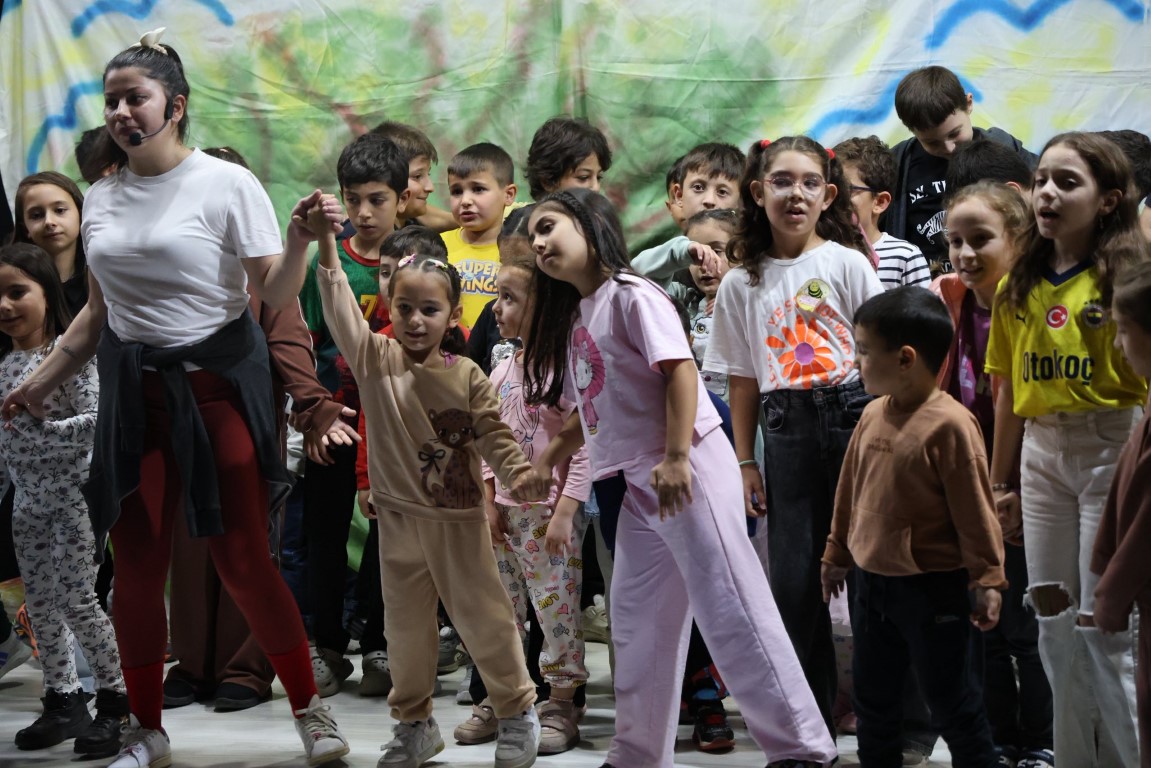 Kartepe Belediyesi’nde Tiyatroya Yoğun İlgi(6)
