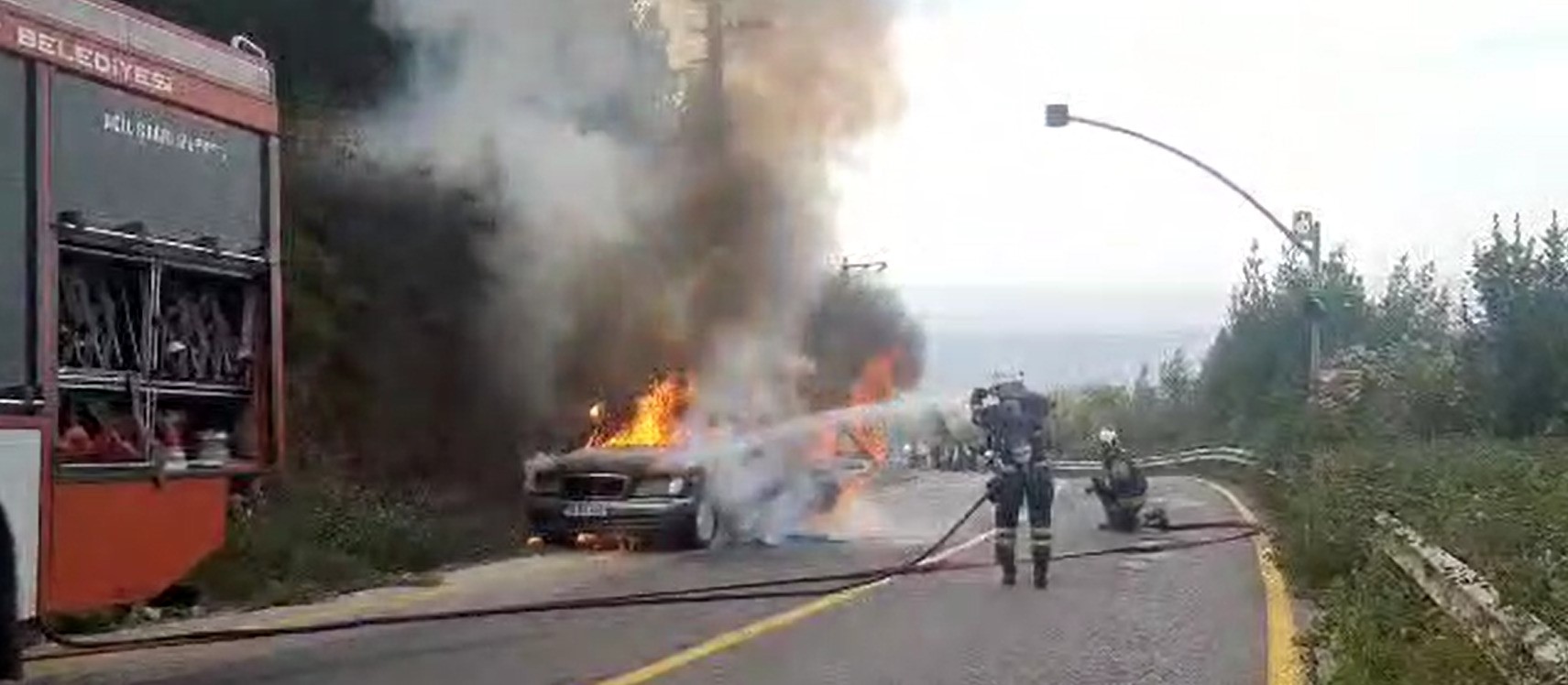 Kartepe’de Seyir Halindeki Otomobil Alev Aldı 01