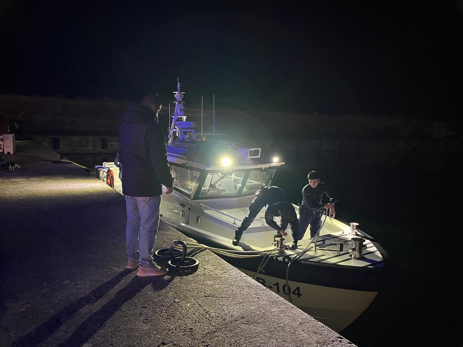 Kefken Açıklarındaki Gemi Yangını Sonrası Sahil Güvenlik Yaralıları Karşılamaya Hazır (2)