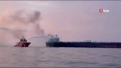 Kefken Açıklarındaki Gemi Yangınına Müdahale Sürüyor (3)