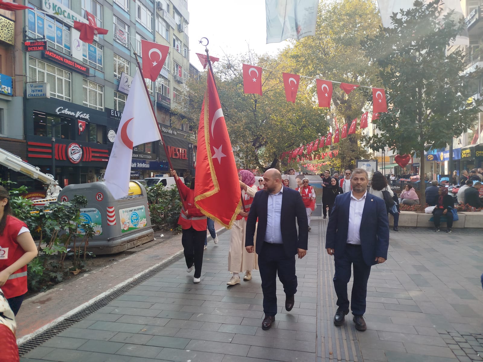 Kızılay Haftası'nda Öğrencilerden Kan Bağışı Çağrısı 2