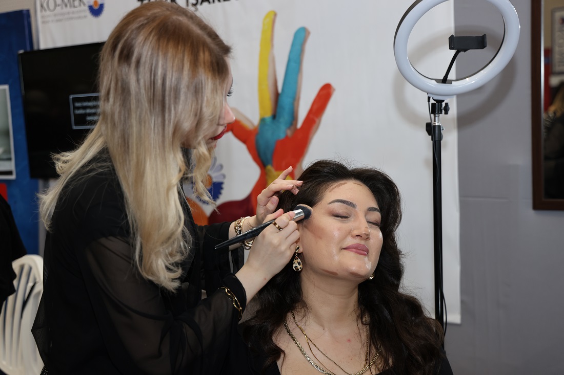 Ko Mek'le Yeni Bir Mesleğe 'Merhaba' Dediler (4)