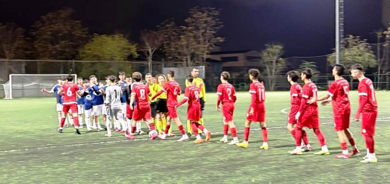 Kocaeli Amatör Futbol U16 Ligi B Grubu’nda Şampiyonluk Mücadelesi Veren Körfez Gençlerbirliği, İzmit Gençlerbirliği Karşısında Deplasmanda 4 Kazanarak Liderliğini Pekiştirdi (1)-1