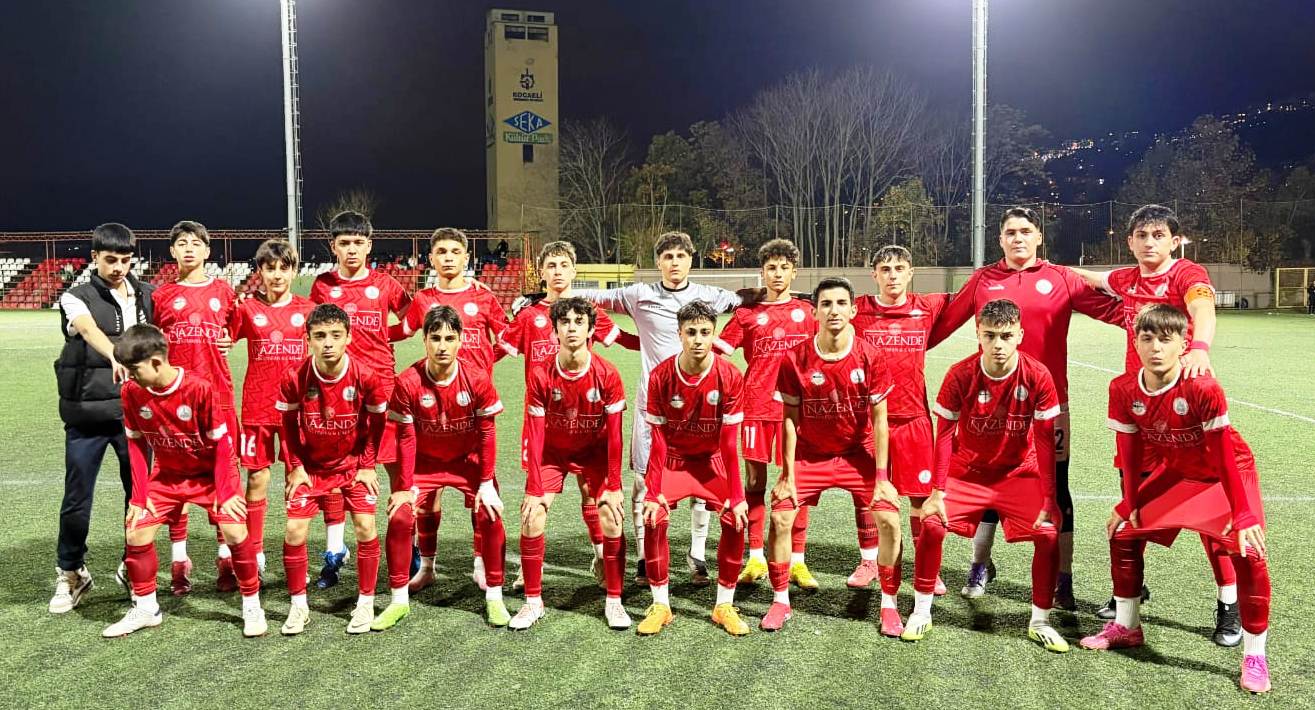 Kocaeli Amatör Futbol U16 Ligi B Grubu’nda Şampiyonluk Mücadelesi Veren Körfez Gençlerbirliği, İzmit Gençlerbirliği Karşısında Deplasmanda 4 Kazanarak Liderliğini Pekiştirdi (3)
