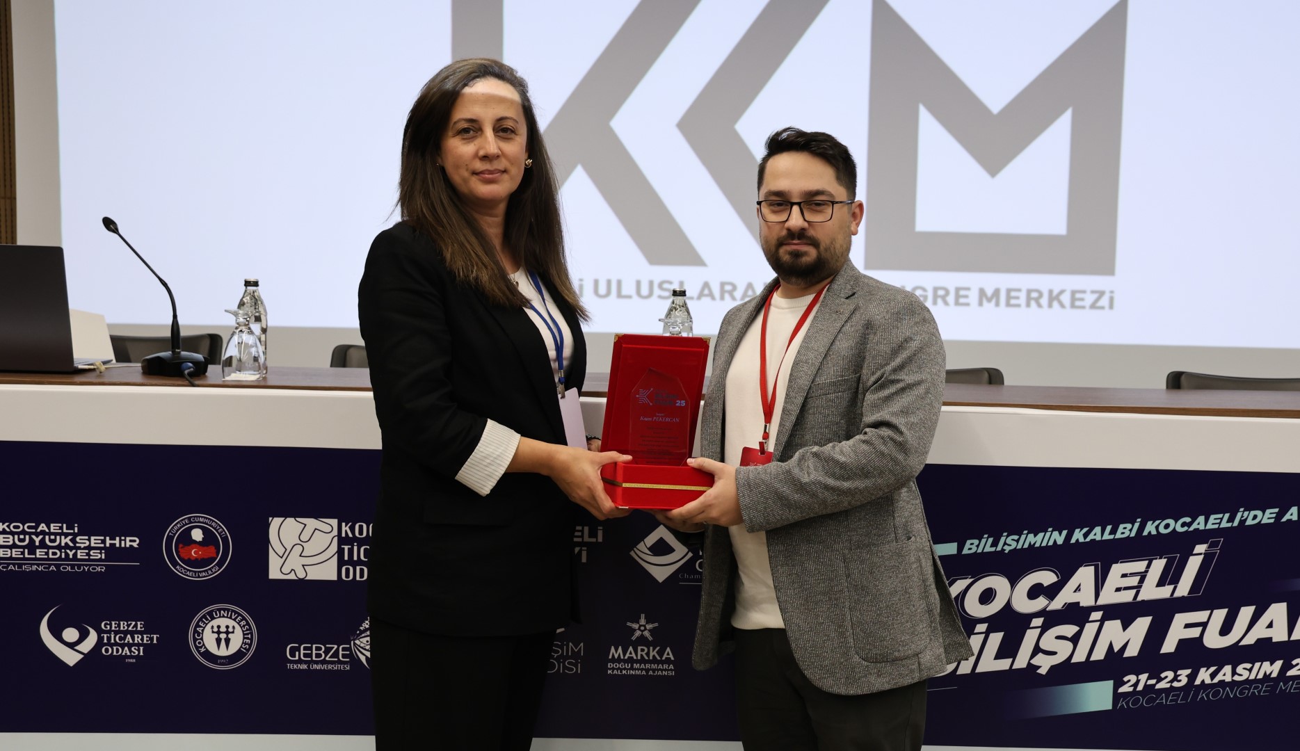 Kocaeli Bilişim Fuarı’nda Dijital İkiz’den Siber Güvenliğe! Teknolojinin Kalbi Kongre Merkezi’nde Atıyor (6)