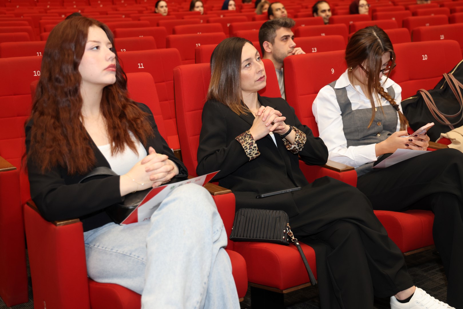 Kocaeli Bilişim Fuarı’nda “Yapay Zekâ Çağı’nda Siber Güvenlik” Paneline Yoğun İlgi (4)