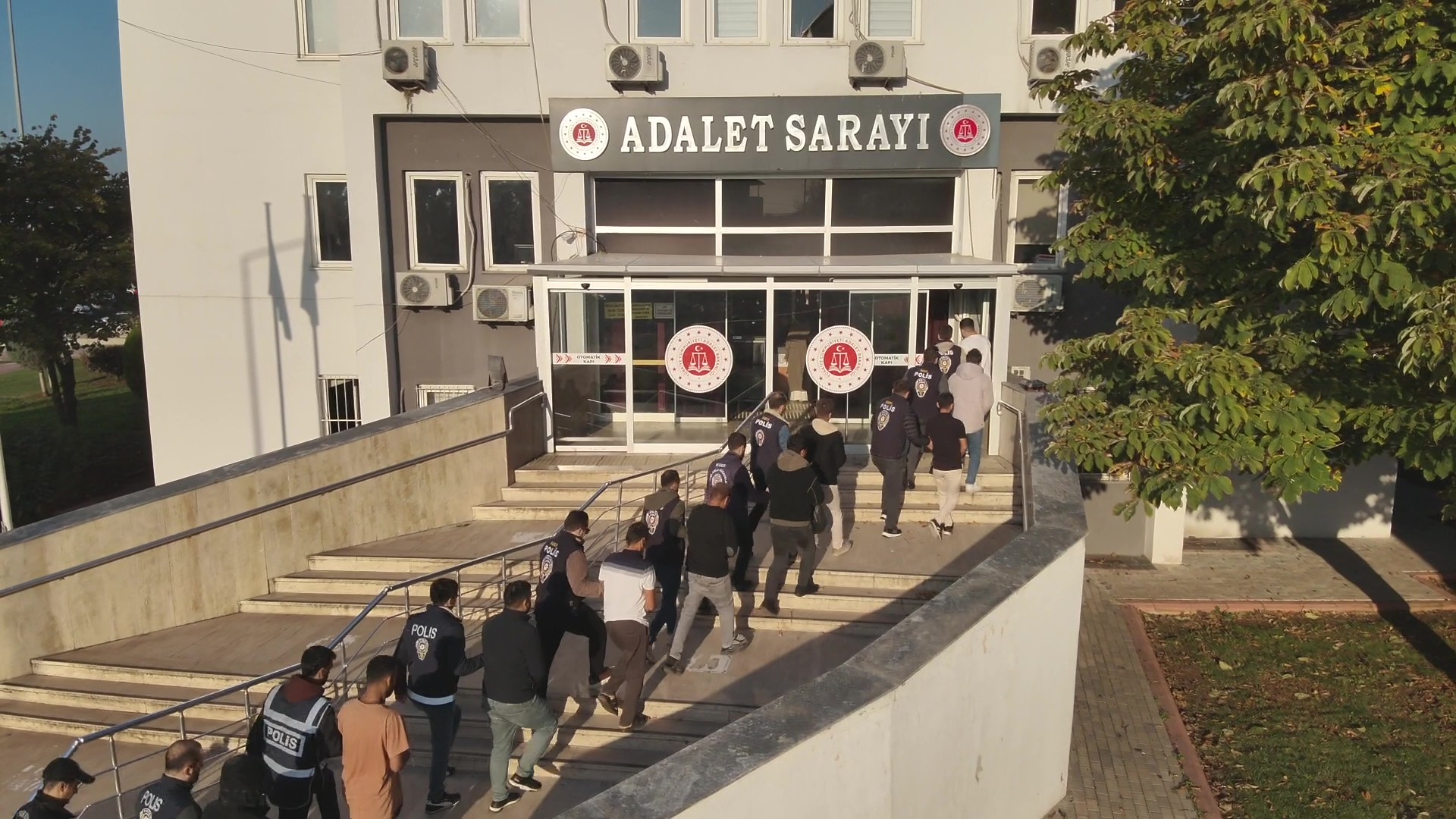 Kocaeli Merkezli 11 İlde “Nitelikli Dolandırıcılık” Operasyonu! (3)