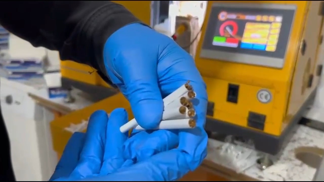 Kocaeli’de Kaçak Sigara İmalathanesine Baskın! Çok Sayıda Gözaltı (5)