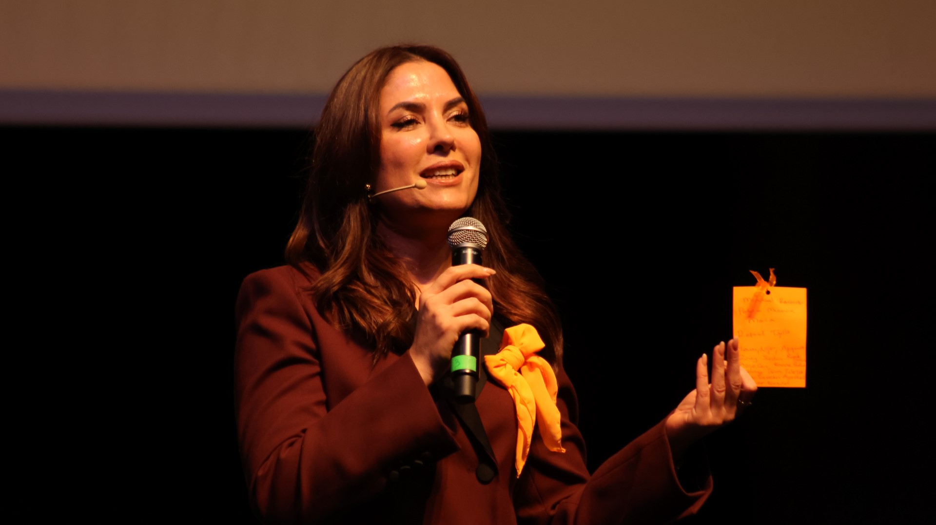 Kocaeli’de “Kadına Şiddete Karşı Mücadele” Etkinliği! Turuncu Balonlar Gökyüzüne Umut Bıraktı (8)