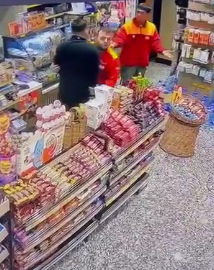 Kocaeli'de Maganda Dehşeti! Alkollü Müşteri Görevliyi Darp Etti 02