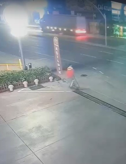 Kocaeli'de Maganda Dehşeti! Alkollü Müşteri Görevliyi Darp Etti 05