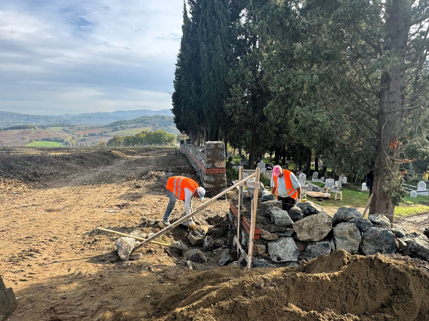 Kocaeli'de Mezarlıklara Büyükşehir Eli Değiyor (6) (Büyük)