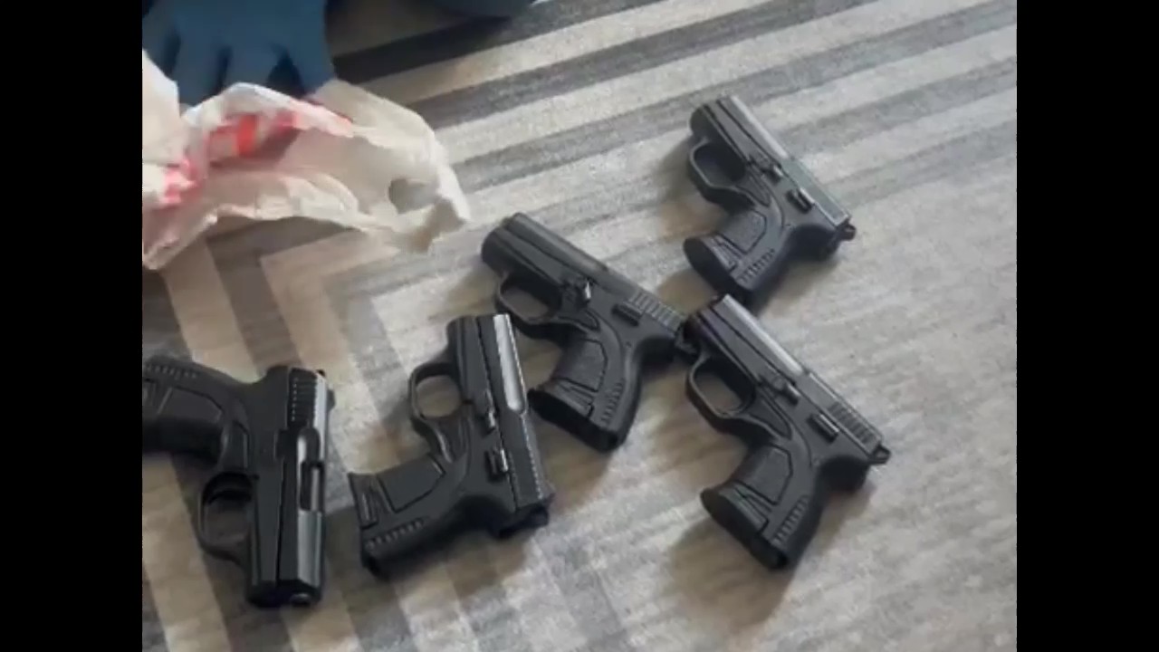 Kocaeli’de Silah Kaçakçılığı Operasyonu! Çok Sayıda Silah Ele Geçirildi (1)-1