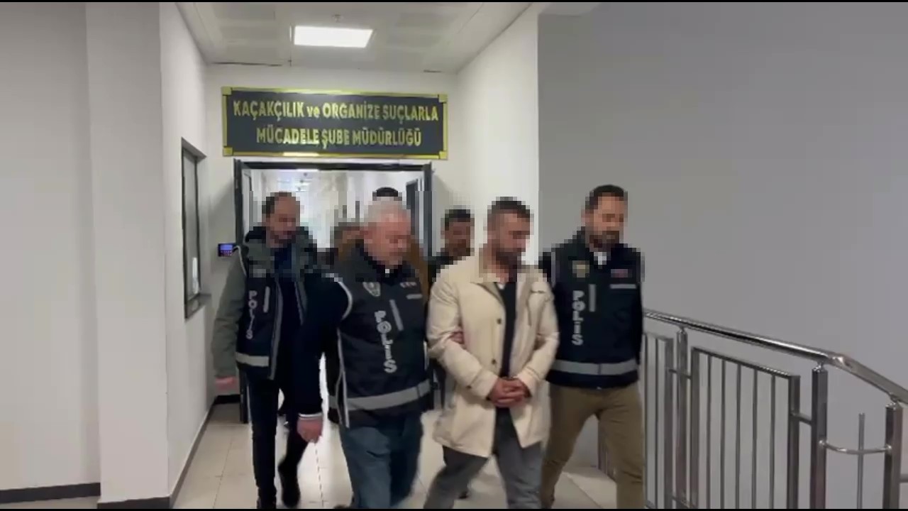 Kocaeli’de Silah Kaçakçılığı Operasyonu! Çok Sayıda Silah Ele Geçirildi (3)