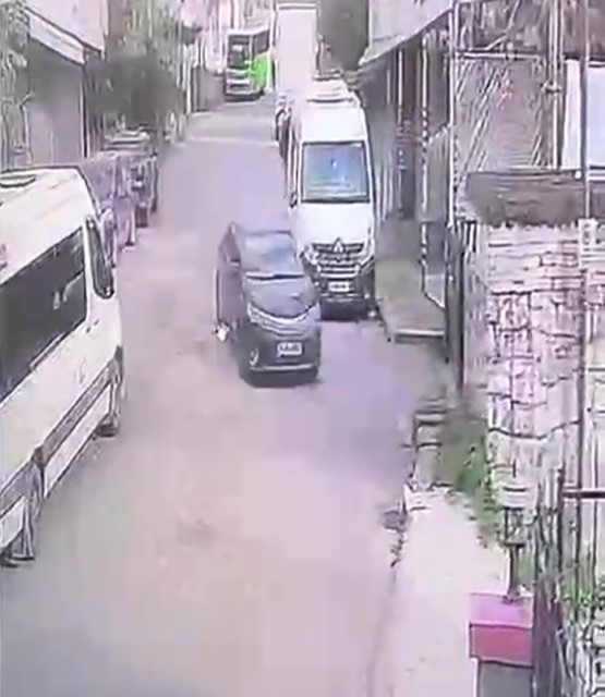 Kocaeli'de Sürücünün Unutkanlığı Başına İş Açtı! 04