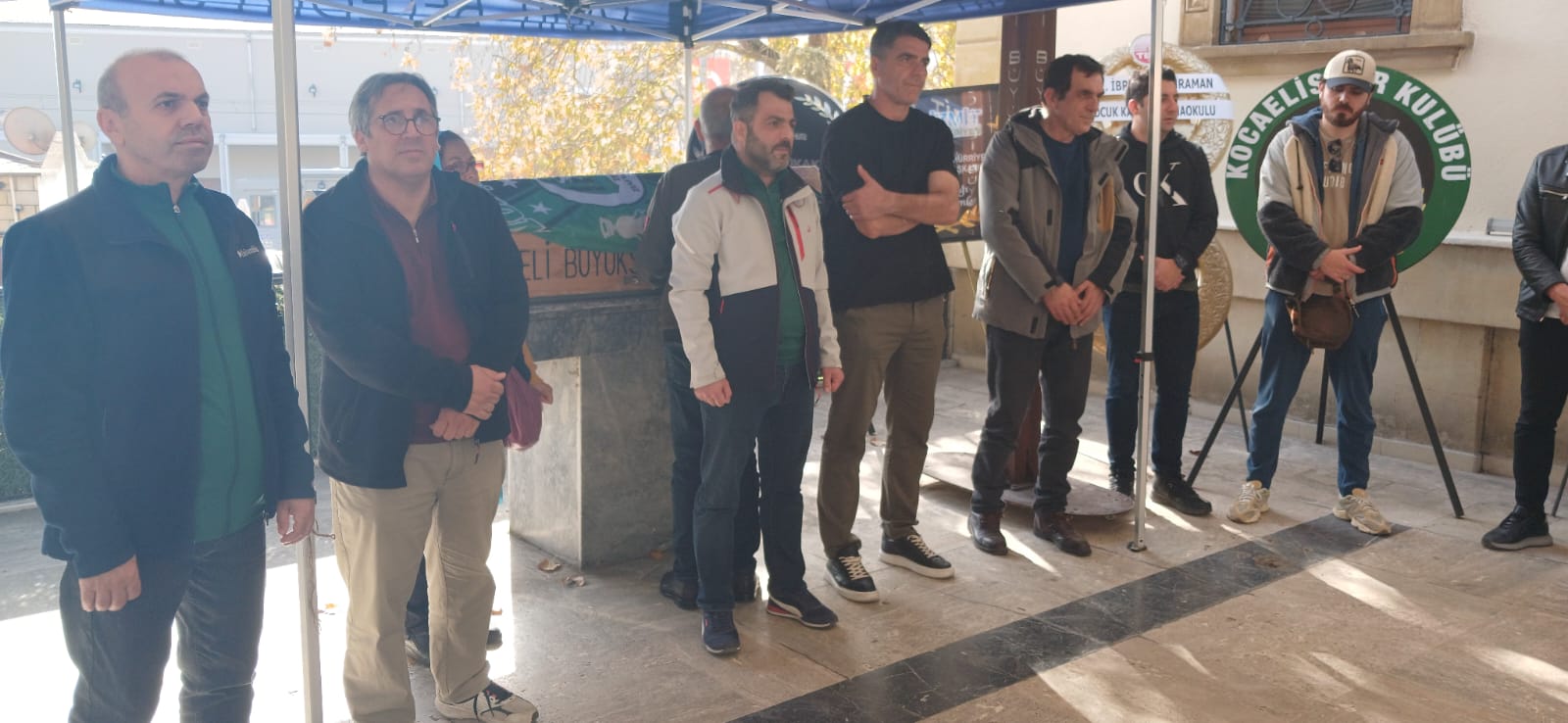 Kocaelispor’un Eski Futbolcusu Hakan Aksoy Son Yolculuğuna Uğurlandı 4