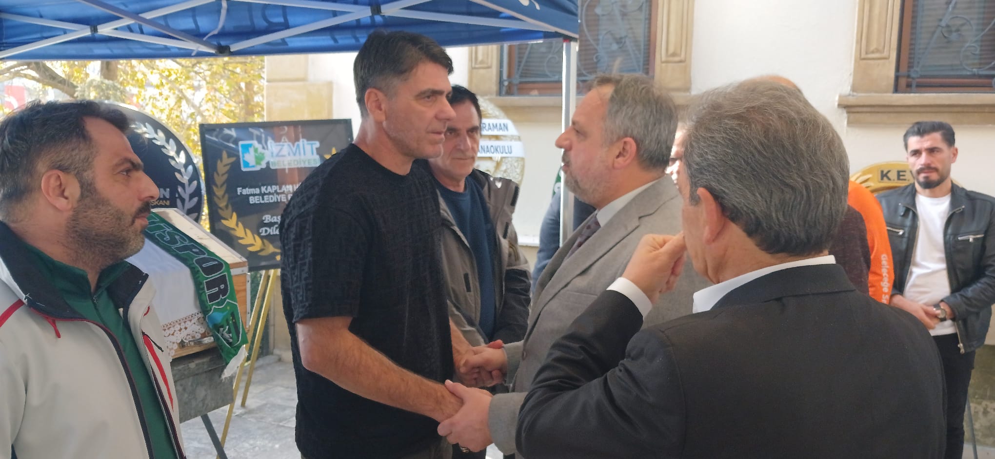 Kocaelispor’un Eski Futbolcusu Hakan Aksoy Son Yolculuğuna Uğurlandı 5