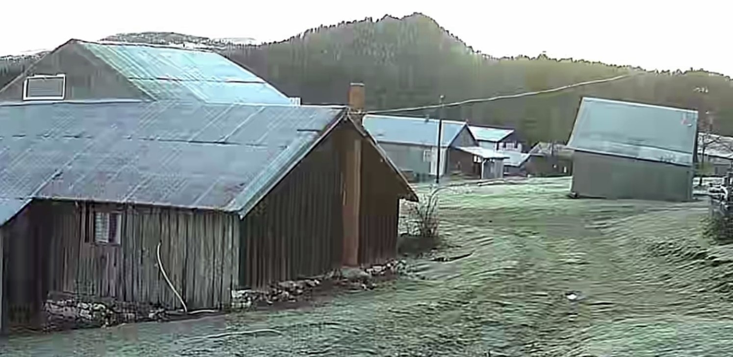 Komşuya Yılın İlk Karı Düştü! 03