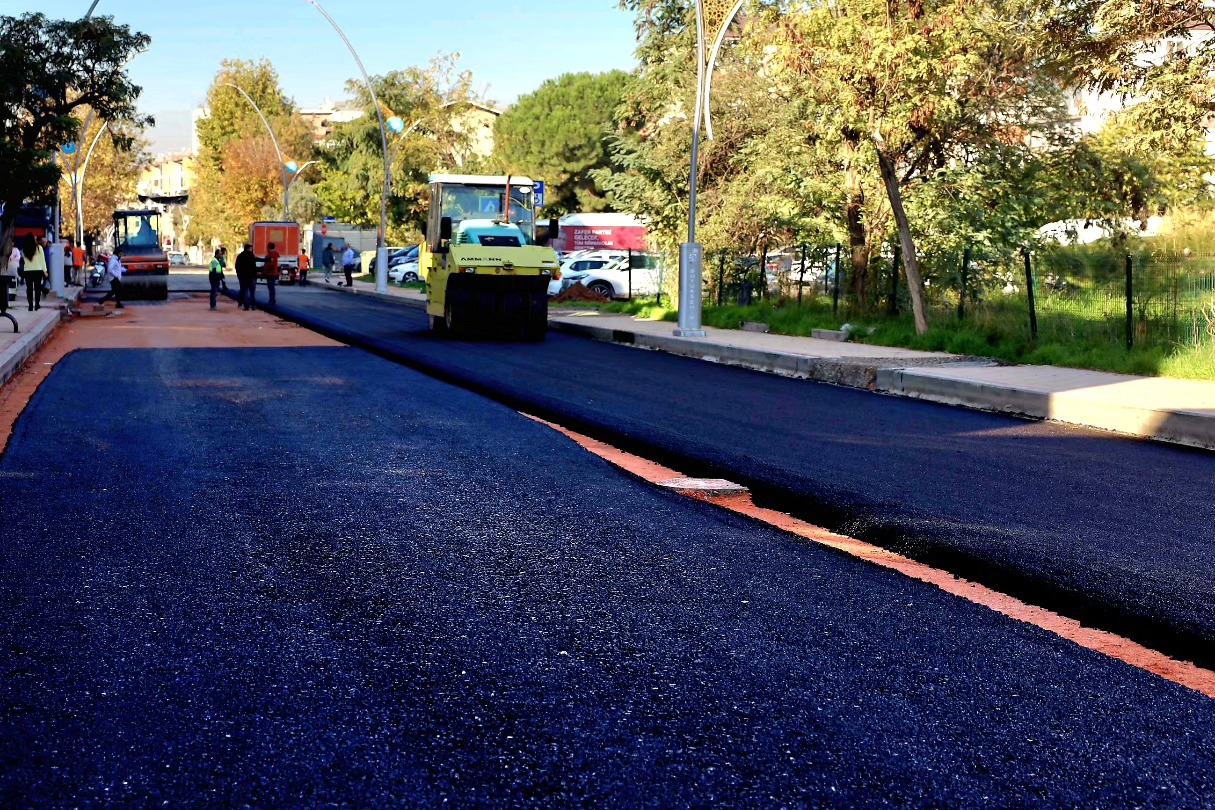 Körfez’de Asfalt Mesaisi Hafta Sonu Da Sürdü (1)