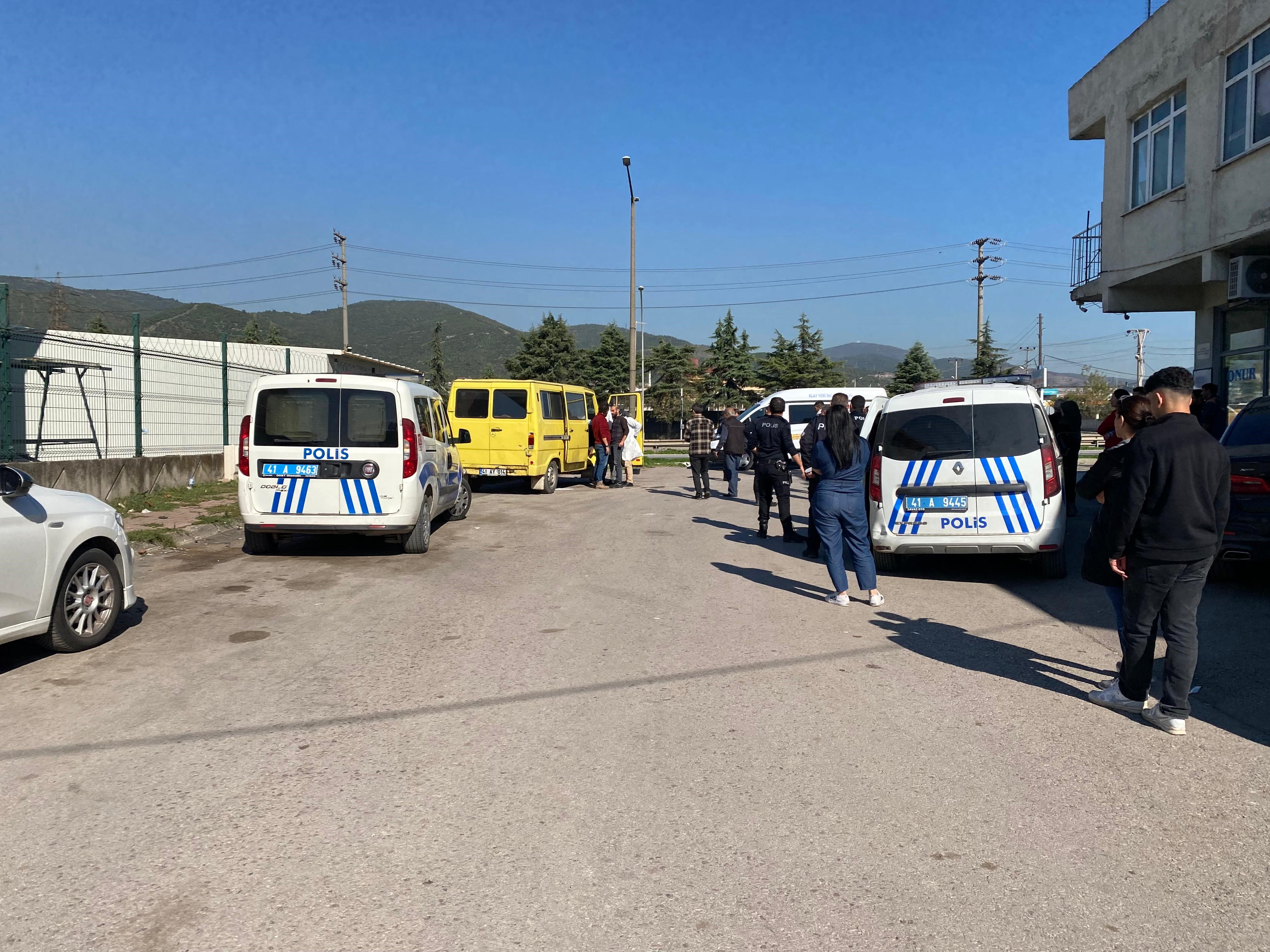 Körfez’de Minibüste Acı Ölüm Piknik Tüpünden Sızan Gaz Can Aldı (5)