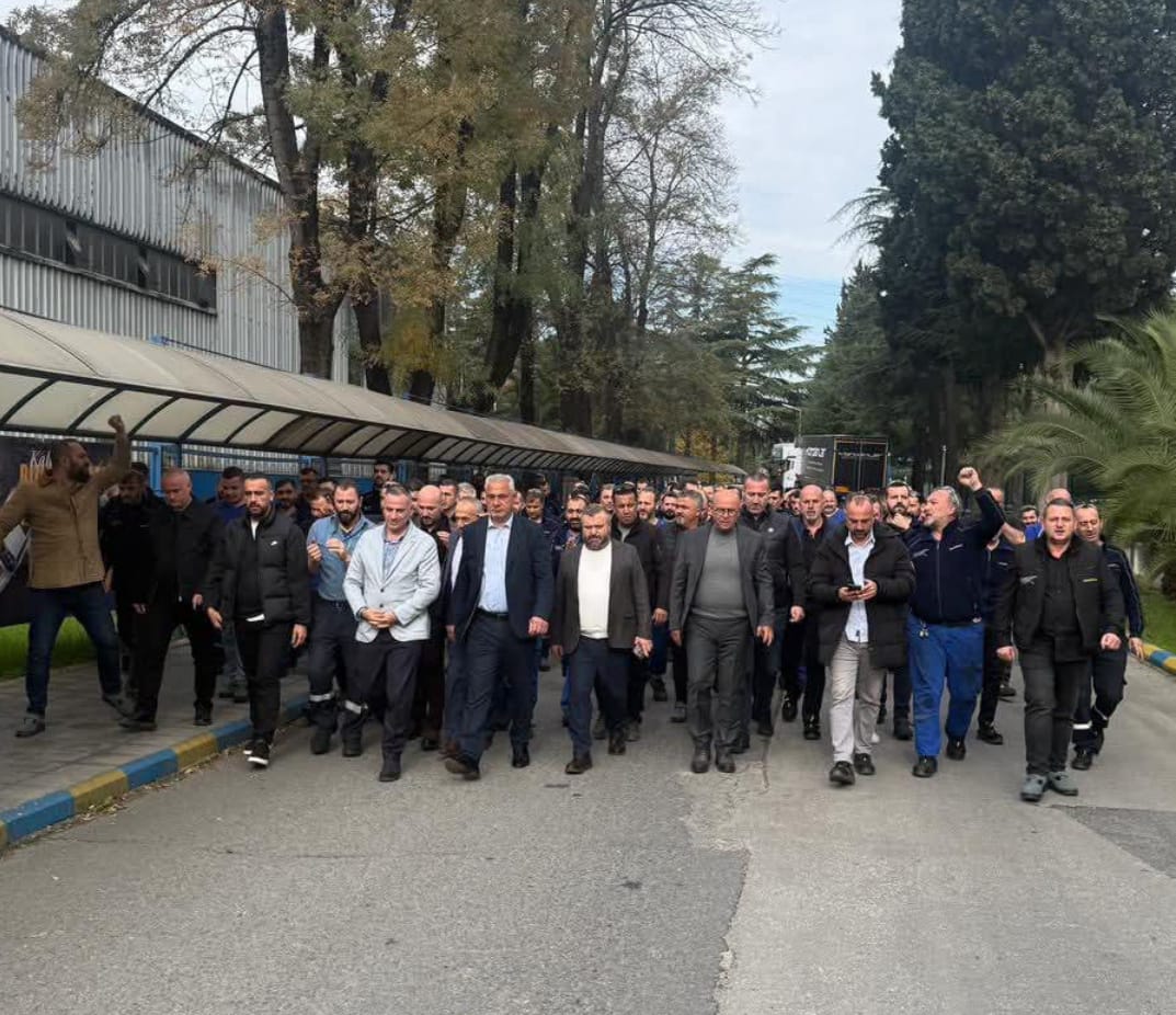 Lastik İş Genel Başkanı Alaaddin Sarı, Goodyear İşçileriyle Buluştu (3)