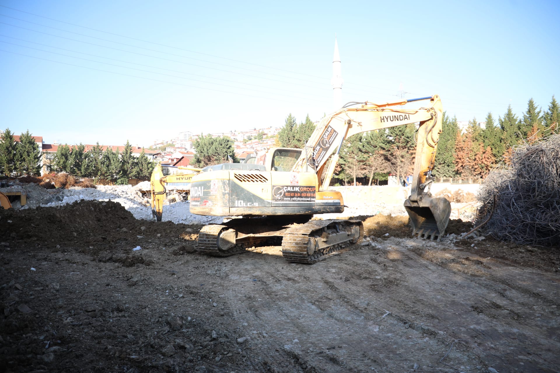 Mevlana Kültür Merkezinin Yikilan Alaninda Metro Çalismasi Sürüyor