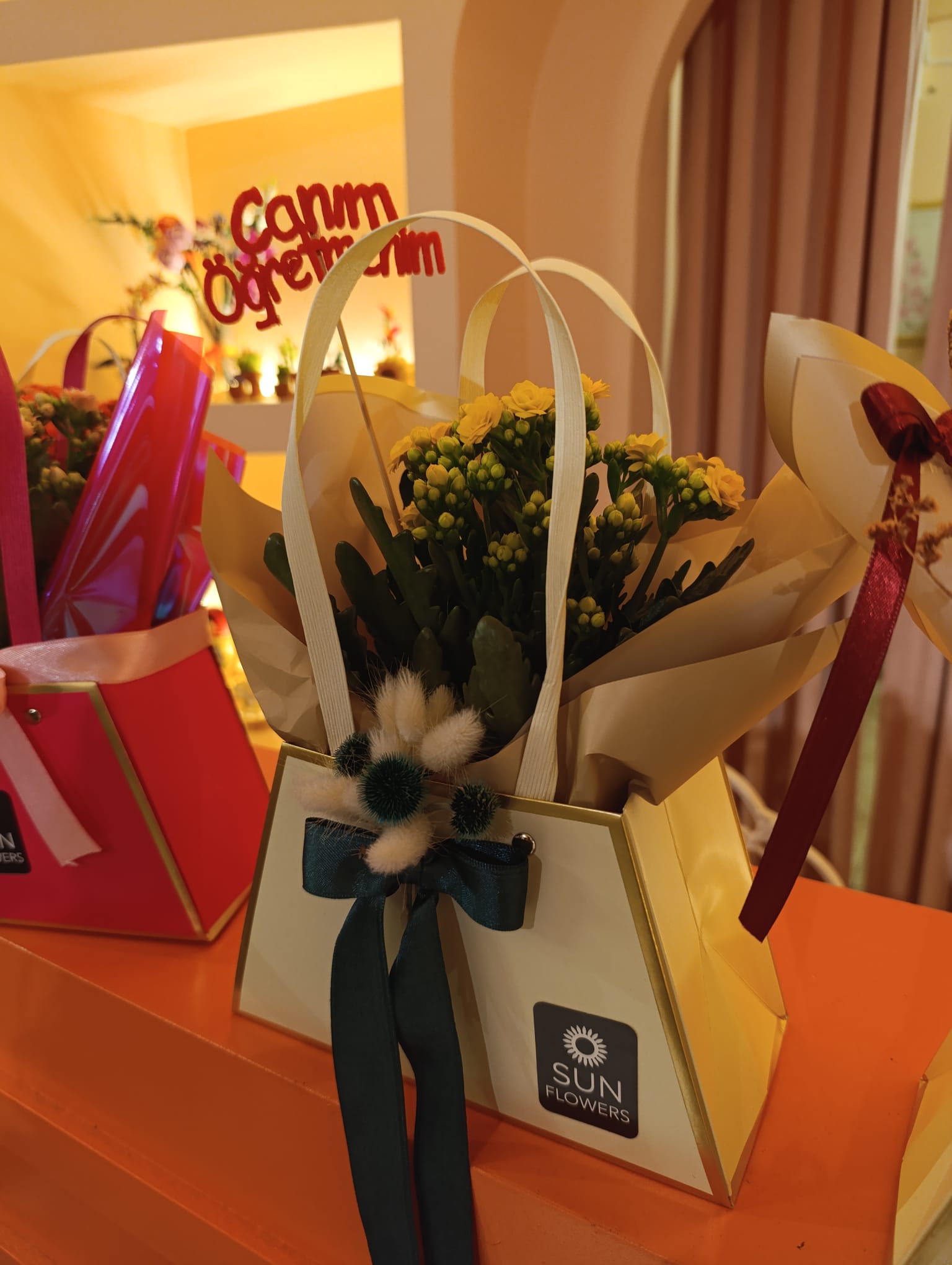 Öğretmenler Günü’ne Özel Orkide Ve Buketler Sun Flowers’ta 10