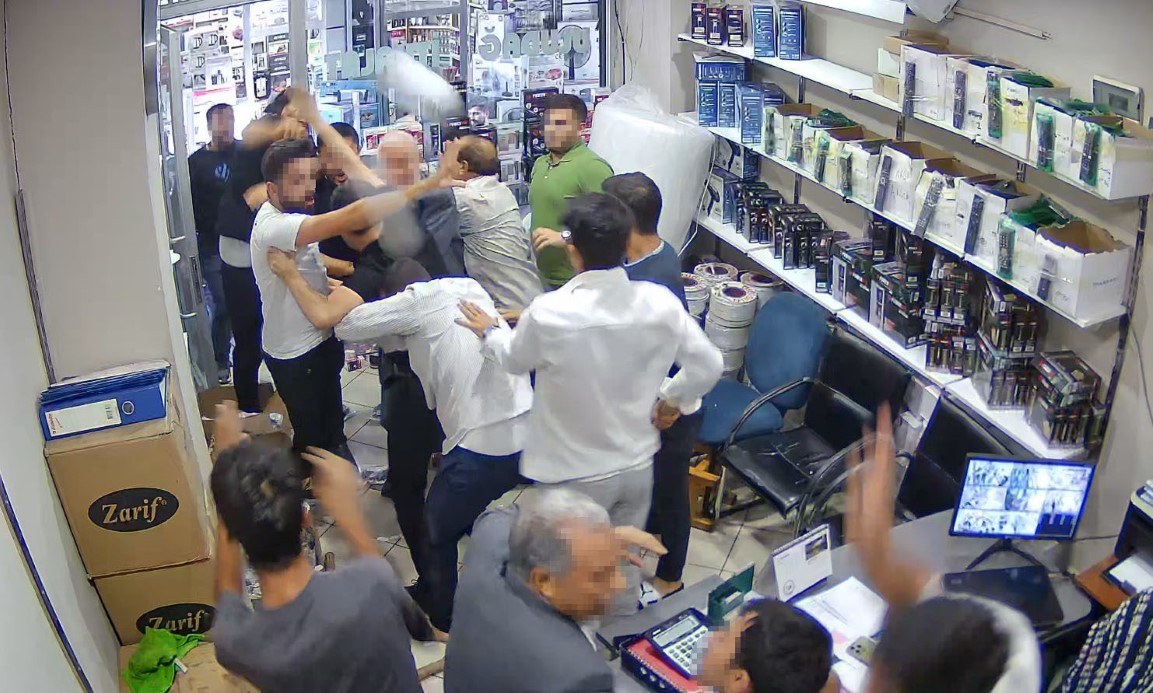 Otel Ve İş Yerinde Sopalı Kavga-1