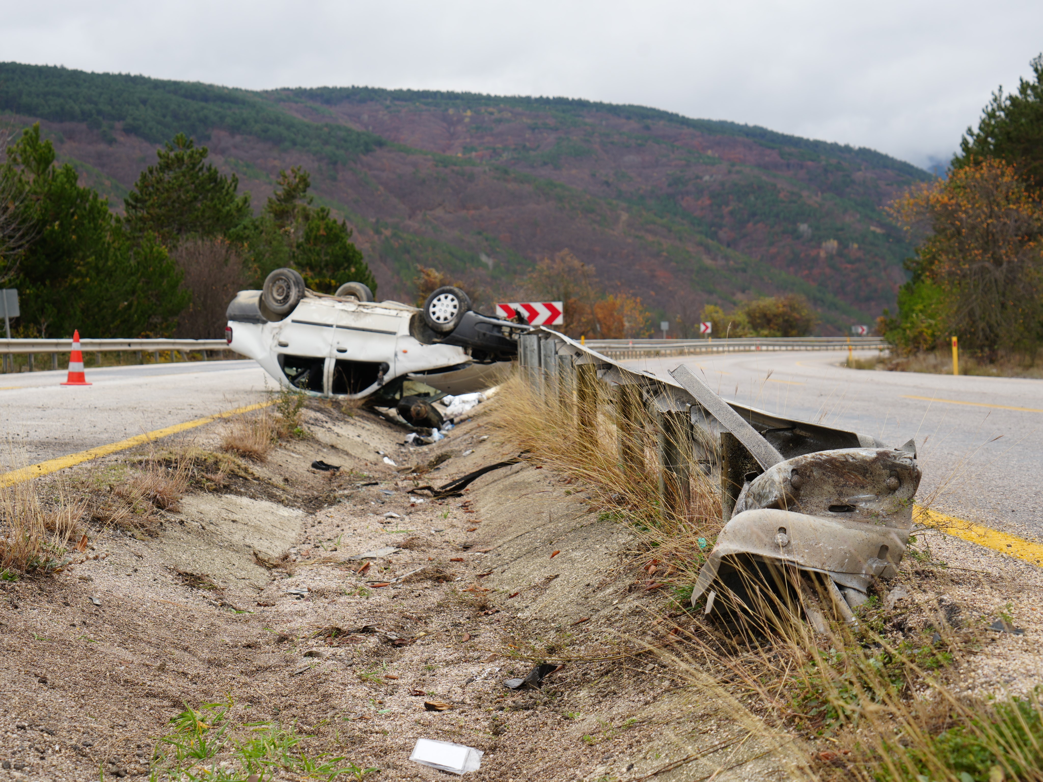 Otomobil Takla Atıp Alev Aldı! Yaşlı Çift Yaralı Kurtarıldı (3)