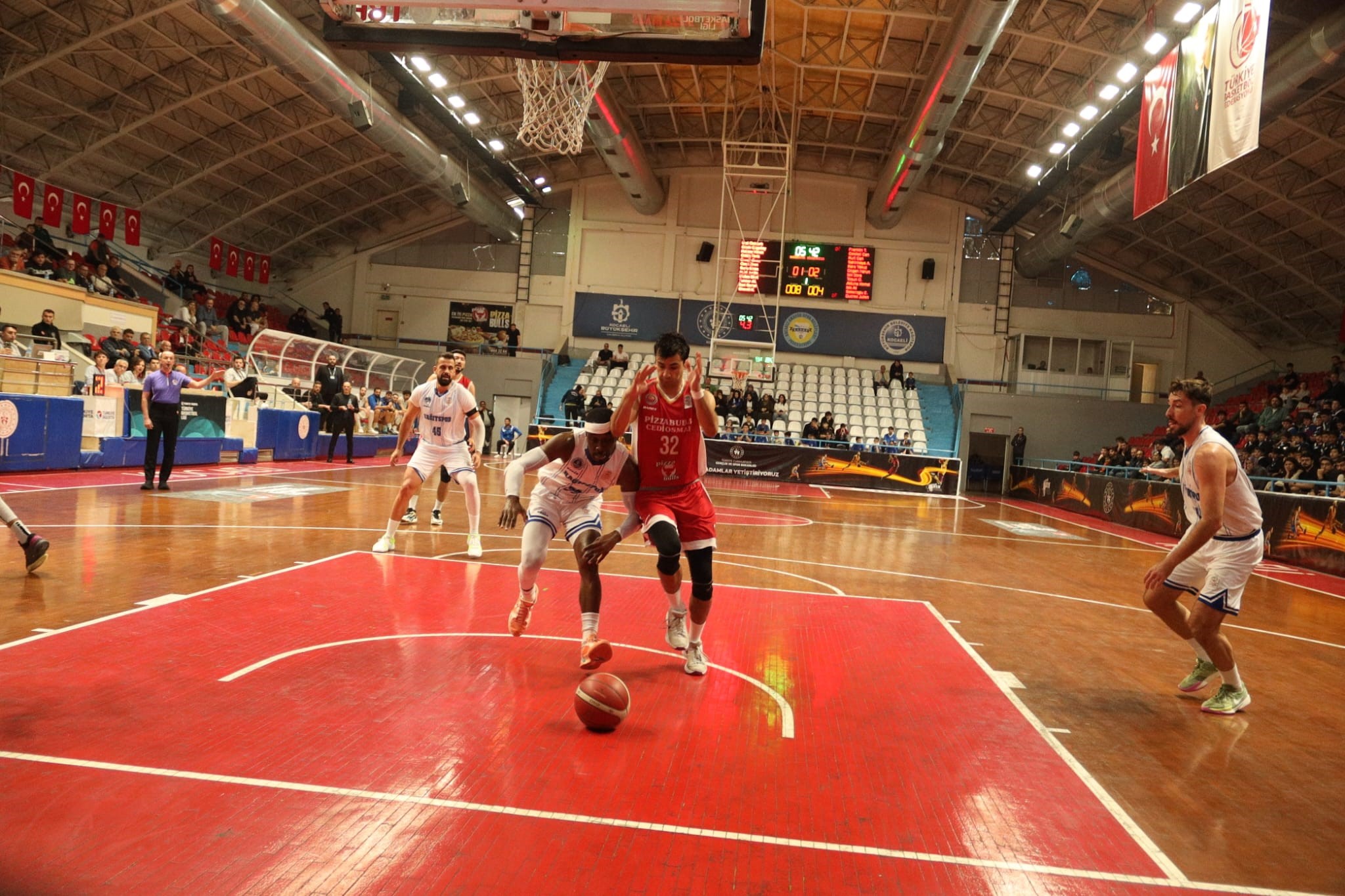 Pizzabulls Cedi Osman Basketbol’u 93 78 Mağlup Etti (1)