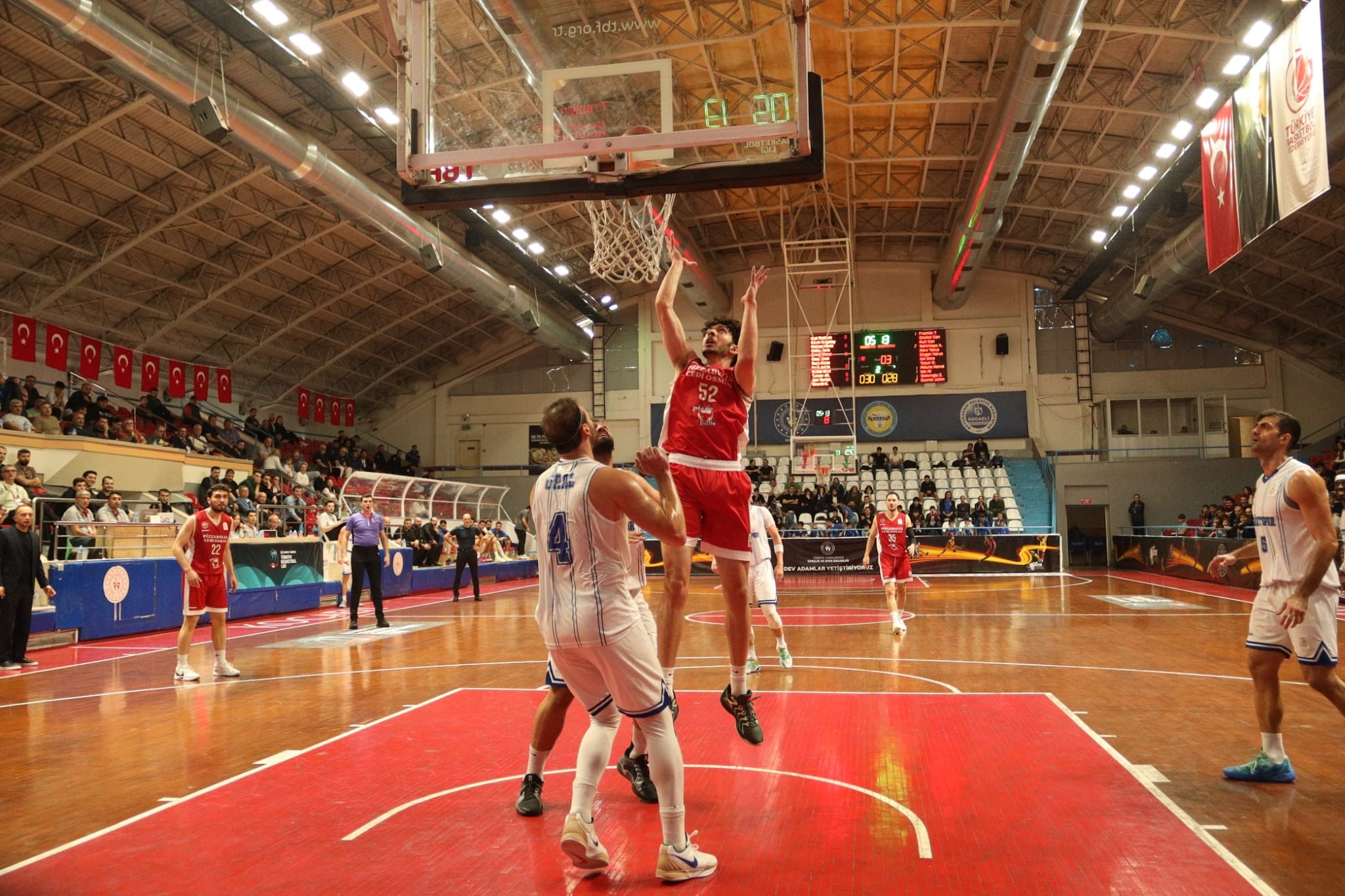Pizzabulls Cedi Osman Basketbol’u 93 78 Mağlup Etti (5)