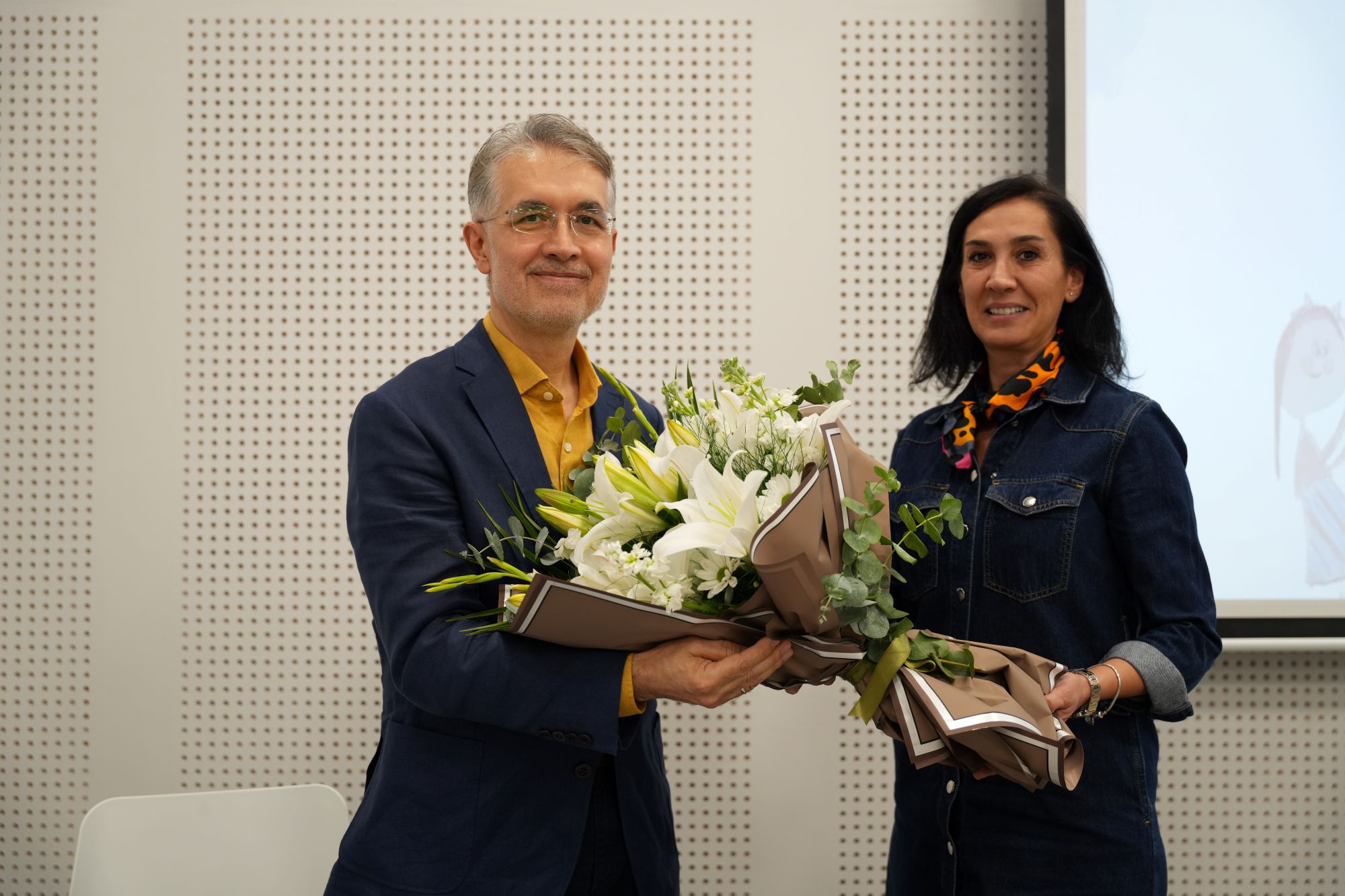 Ressam Cemal Toy, Renklerin Şifasını Kocaeli'ye Taşıdı (4)