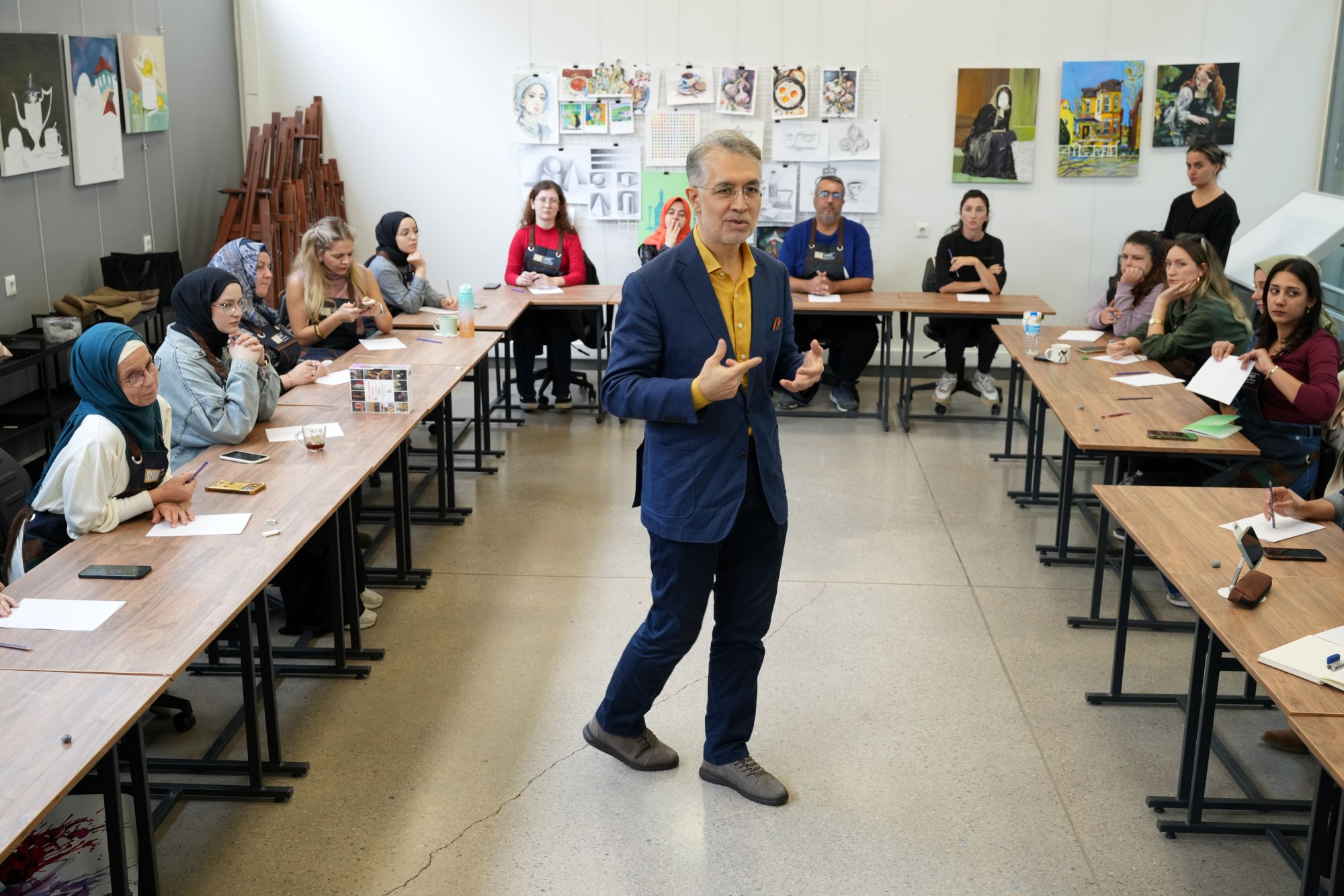 Ressam Cemal Toy, Renklerin Şifasını Kocaeli'ye Taşıdı (6)