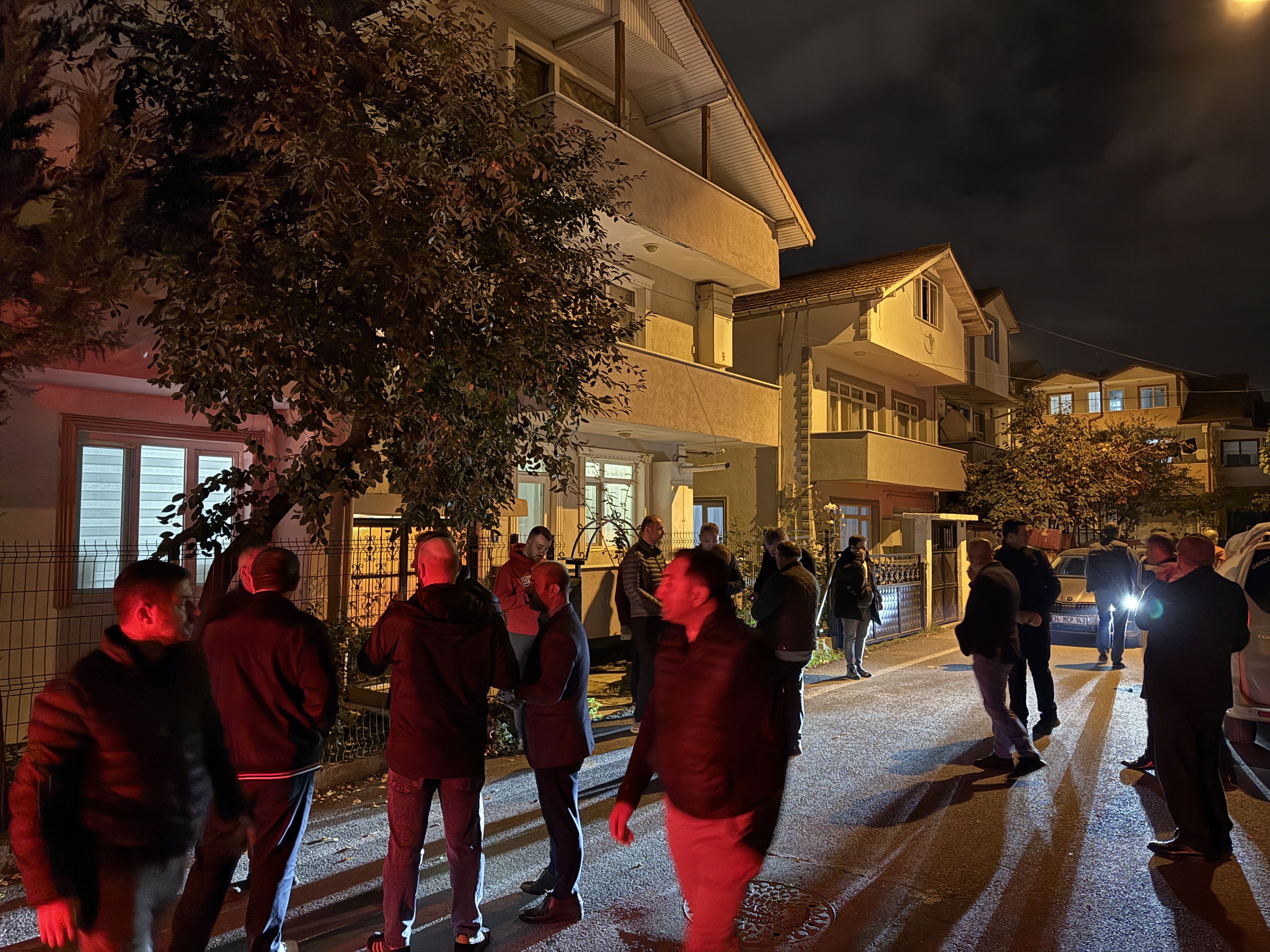Sakaryalı Şehidimiz Astsubay Akın Karakuş’un Baba Evine Türk Bayrağı Asıldı 02