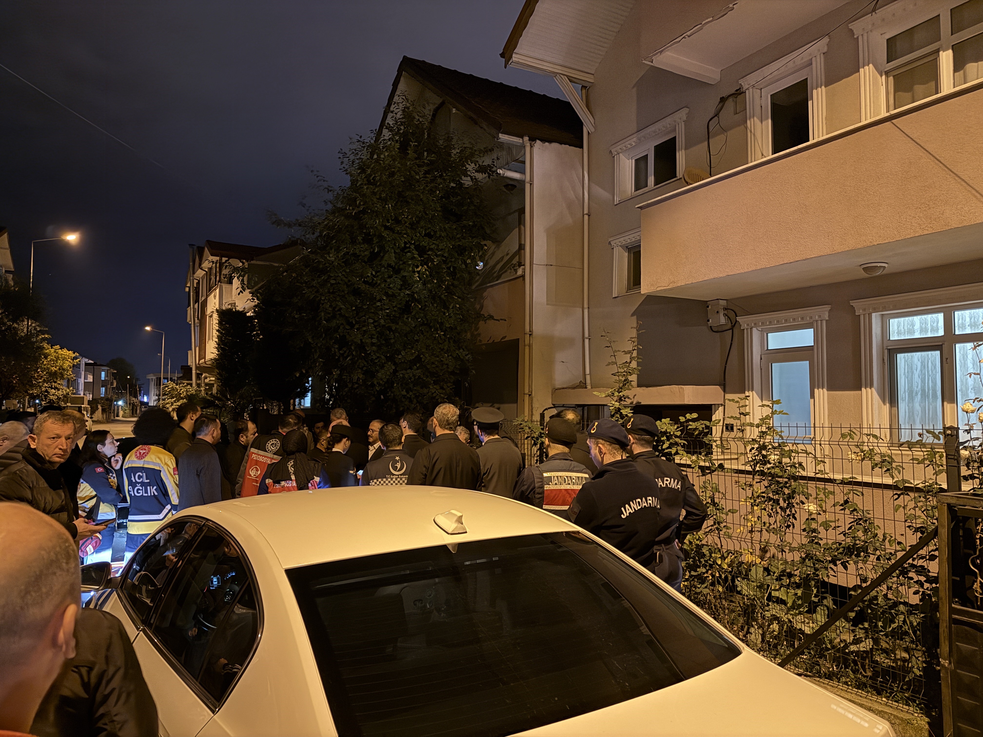 Sakaryalı Şehidimiz Astsubay Akın Karakuş’un Baba Evine Türk Bayrağı Asıldı 04