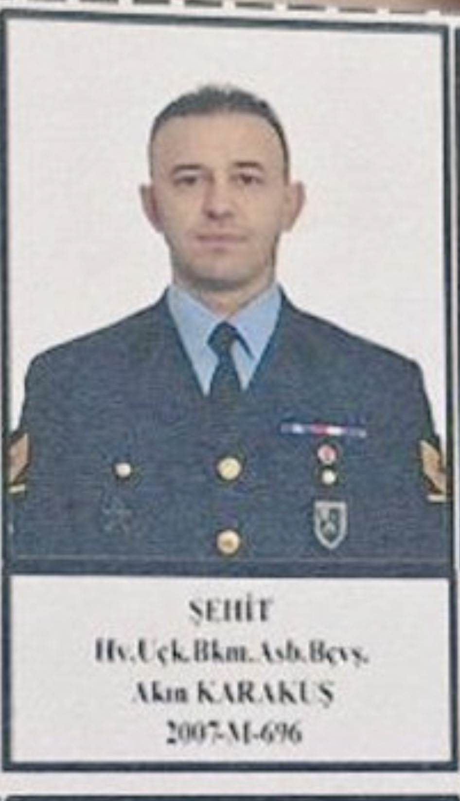 Sakaryalı Şehidimiz Astsubay Akın Karakuş’un Baba Evine Türk Bayrağı Asıldı 05