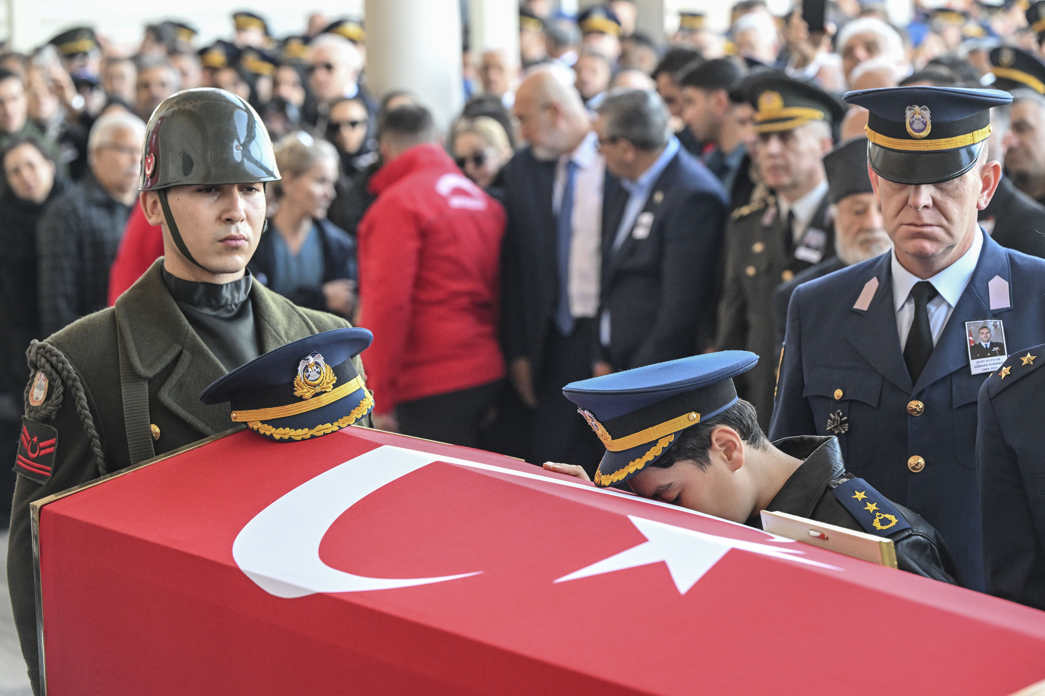 Şehit Pilot Yarbay Gökhan Korkmaz Son Yolculuğuna Uğurlandı 3