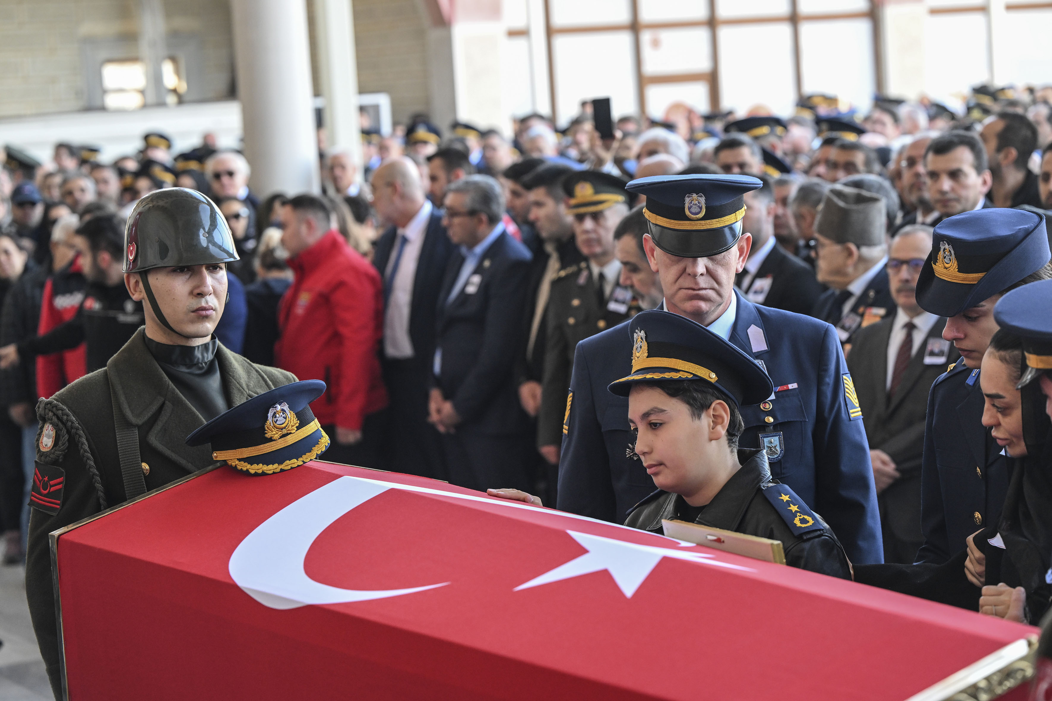 Şehit Pilot Yarbay Gökhan Korkmaz Son Yolculuğuna Uğurlandı 4