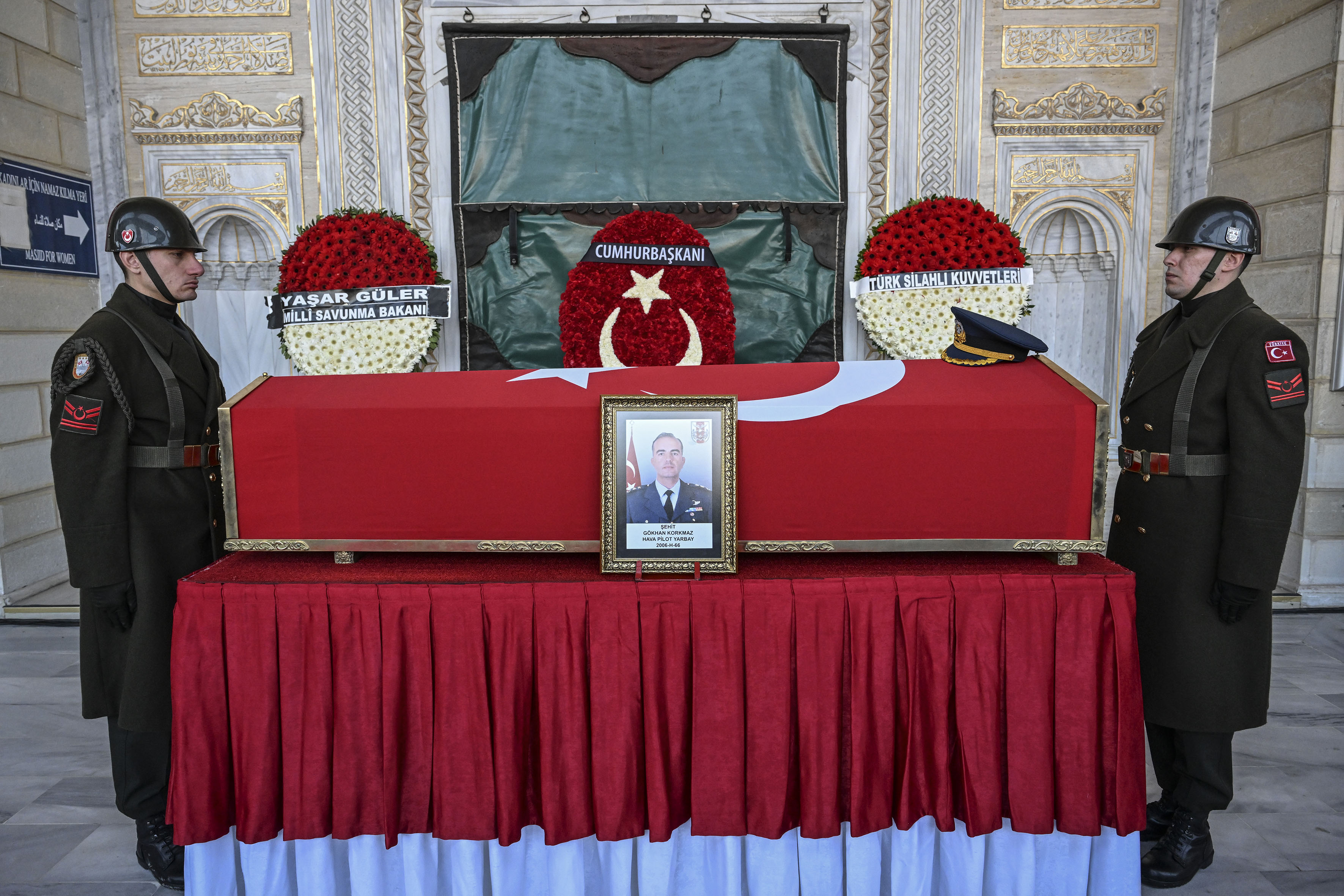 Şehit Pilot Yarbay Gökhan Korkmaz Son Yolculuğuna Uğurlandı 9