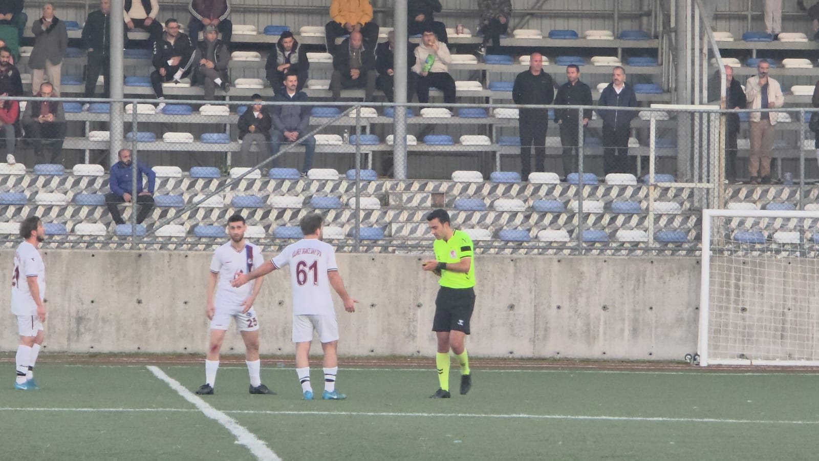 Süper Amatör B Grubu'nda Olaylı Maçtan Beraberlik Çıktı Arslanbey O.s. Ve Turgutspor Puanları Paylaştı! (11)