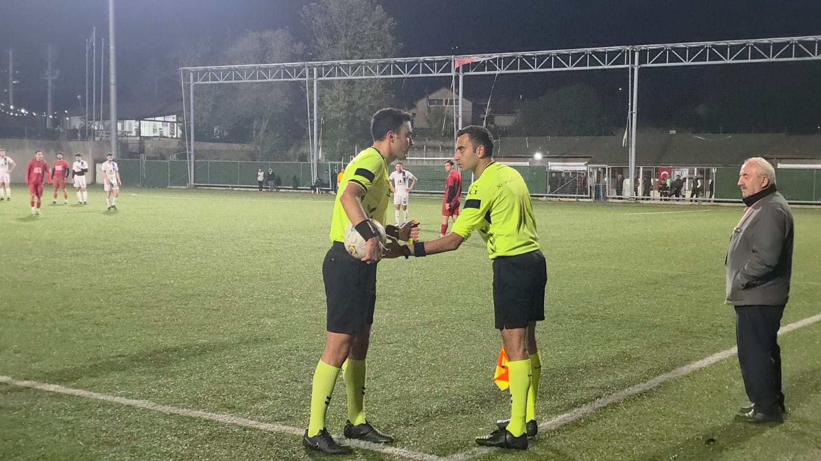 Süper Amatör B Grubu'nda Olaylı Maçtan Beraberlik Çıktı Arslanbey O.s. Ve Turgutspor Puanları Paylaştı! (13)