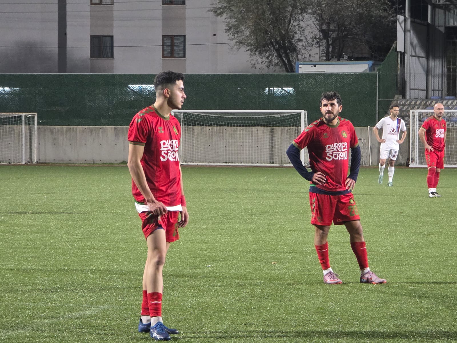 Süper Amatör B Grubu'nda Olaylı Maçtan Beraberlik Çıktı Arslanbey O.s. Ve Turgutspor Puanları Paylaştı! (14)