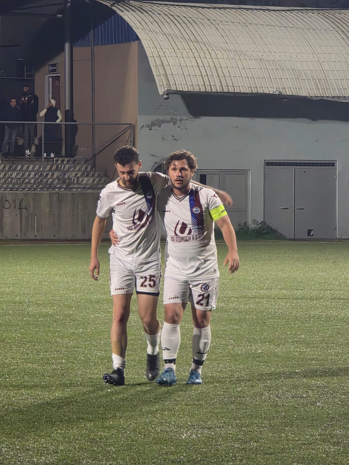 Süper Amatör B Grubu'nda Olaylı Maçtan Beraberlik Çıktı Arslanbey O.s. Ve Turgutspor Puanları Paylaştı! (16)