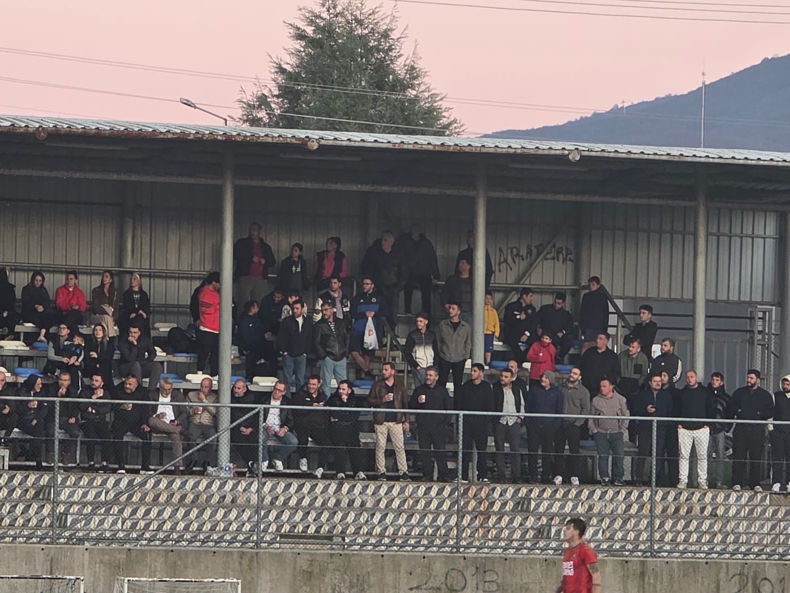 Süper Amatör B Grubu'nda Olaylı Maçtan Beraberlik Çıktı Arslanbey O.s. Ve Turgutspor Puanları Paylaştı! (6)