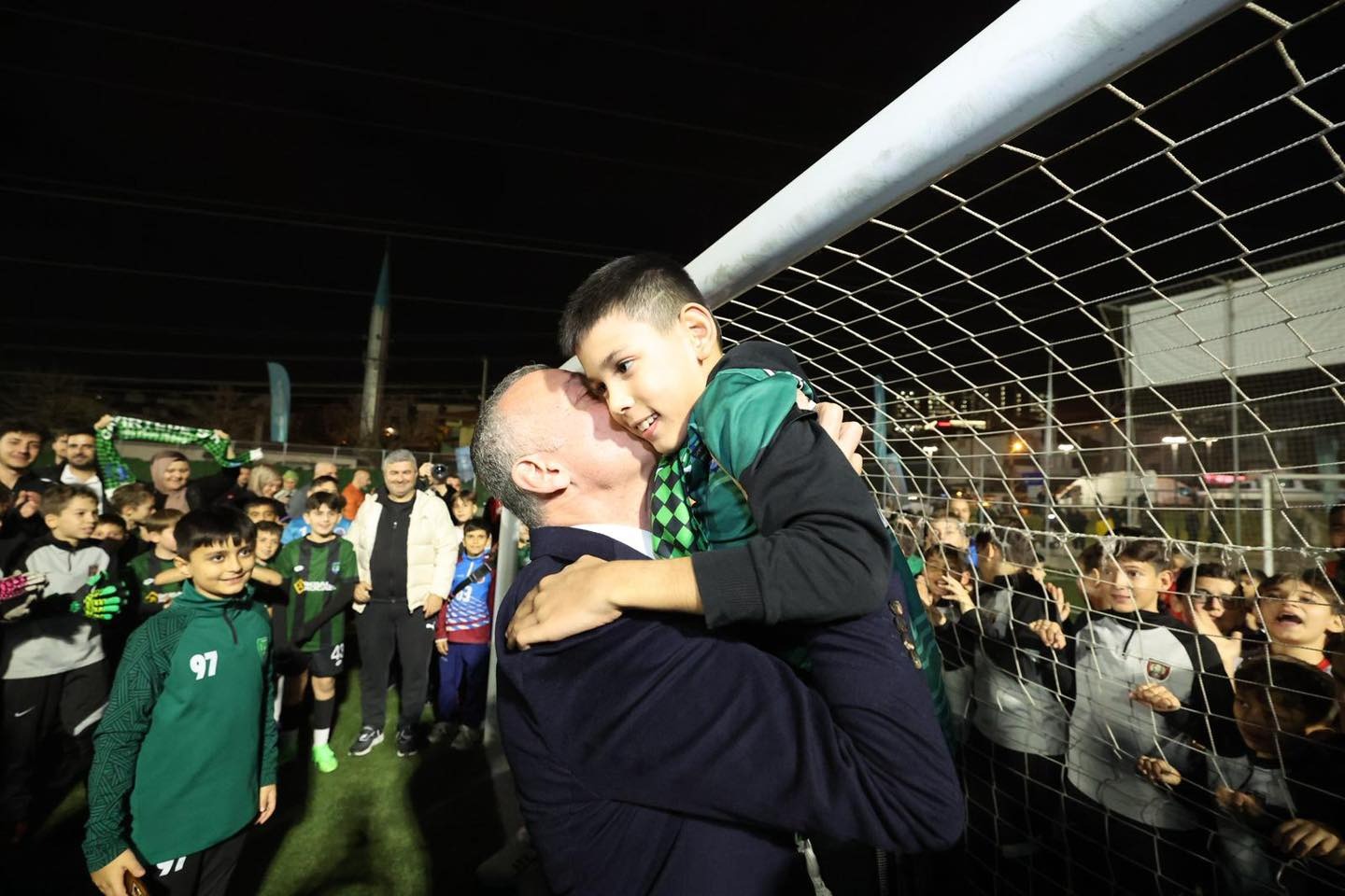 Tahir Büyükakın'dan Kalplere Dokunan Hareket! 2