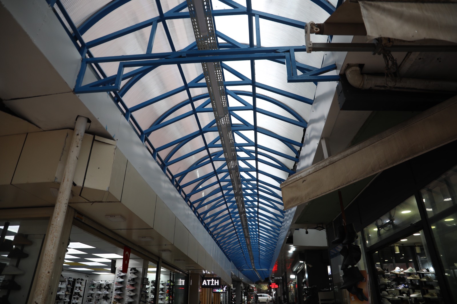 Tarihi Ayakkabıcılar Çarşısı’nda Çatı Yenilemesi Tamamlandı (3)