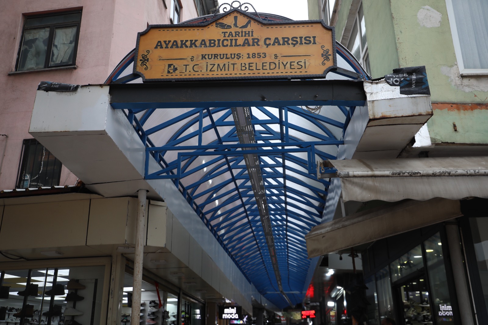 Tarihi Ayakkabıcılar Çarşısı’nda Çatı Yenilemesi Tamamlandı (5)