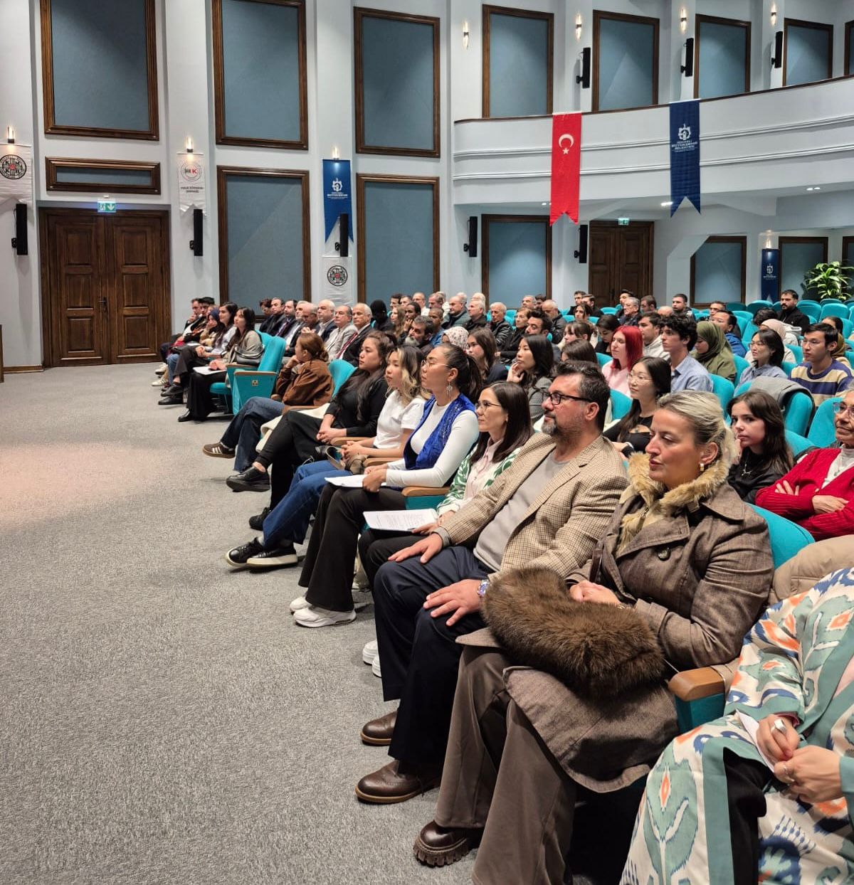 Türk Dünyasının Farklı Coğrafyalarından Gelen Öğrenciler Ve Sivil Toplum Kuruluşları Temsilcileri, İzmit Halk Evi Gençlik Merkezi’nde Düzenlenen Programda Bir Araya Gelerek 15 Aralık “Dünya Türk Dili Ailesi Günü”Nü (13)