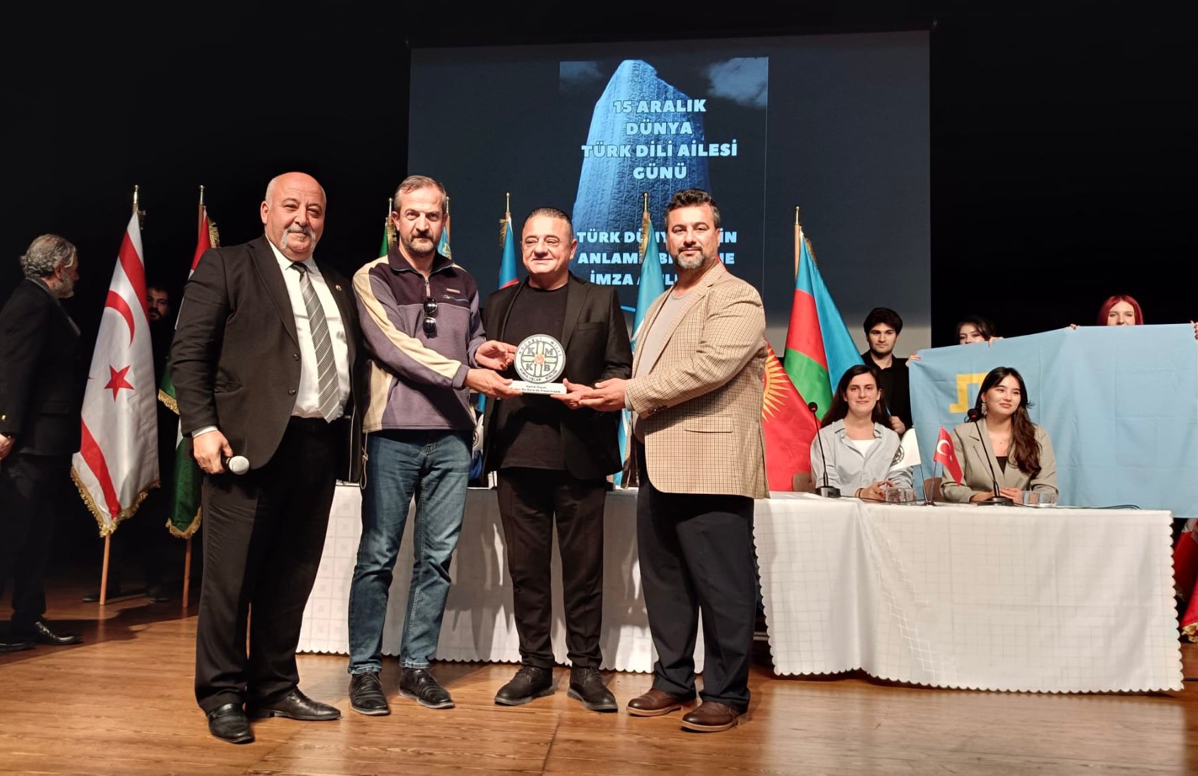 Türk Dünyasının Farklı Coğrafyalarından Gelen Öğrenciler Ve Sivil Toplum Kuruluşları Temsilcileri, İzmit Halk Evi Gençlik Merkezi’nde Düzenlenen Programda Bir Araya Gelerek 15 Aralık “Dünya Türk Dili Ailesi Günü”Nü (18)