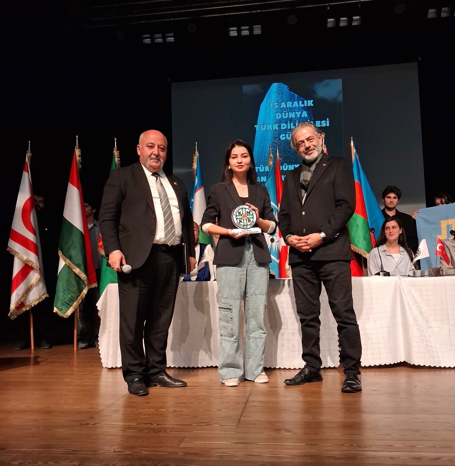 Türk Dünyasının Farklı Coğrafyalarından Gelen Öğrenciler Ve Sivil Toplum Kuruluşları Temsilcileri, İzmit Halk Evi Gençlik Merkezi’nde Düzenlenen Programda Bir Araya Gelerek 15 Aralık “Dünya Türk Dili Ailesi Günü”Nü (3)